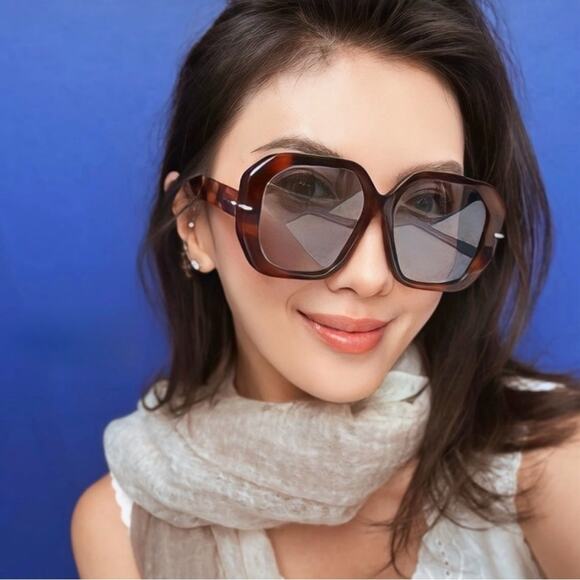 NEW!!! FENDI Sunglasses FE40173F 53X Authentic - Picture 1 of 12